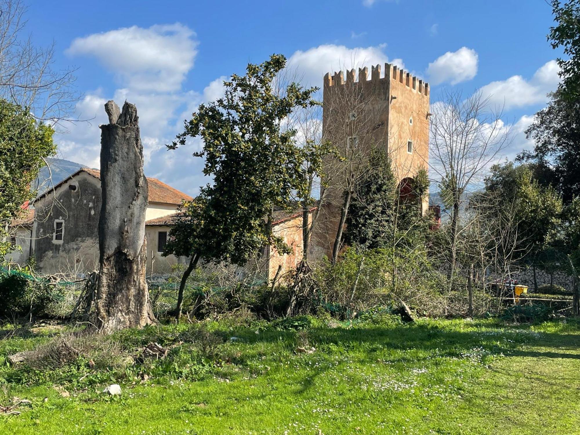 Alloggio La Torre Fossanova Priverno Bagian luar foto